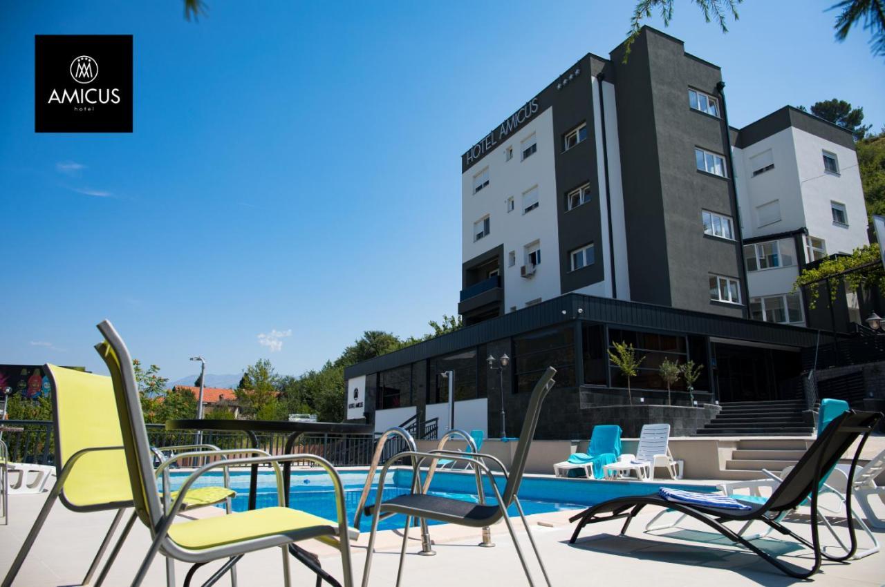 Amicus Hotel