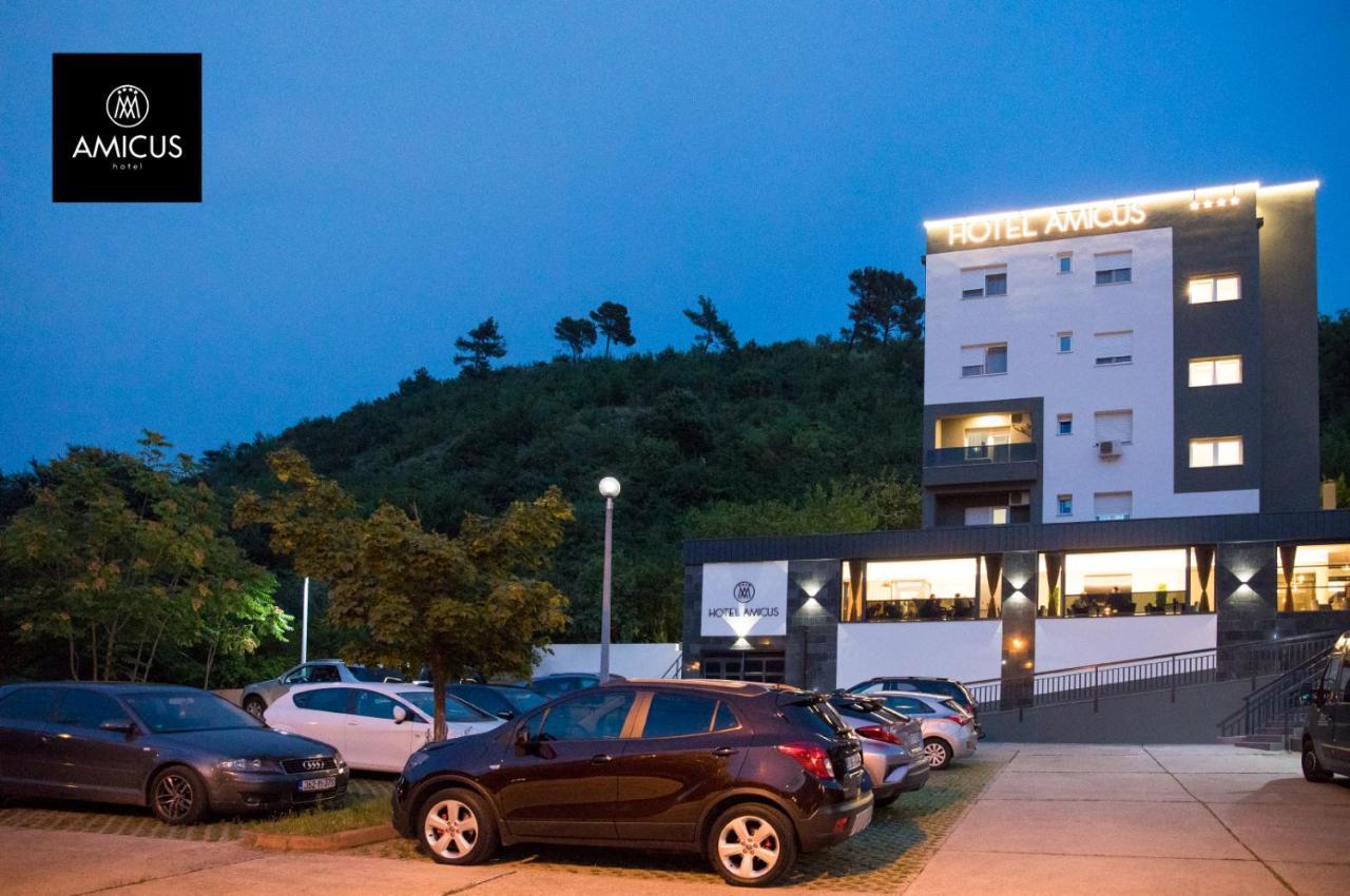 Amicus Hotel 4*