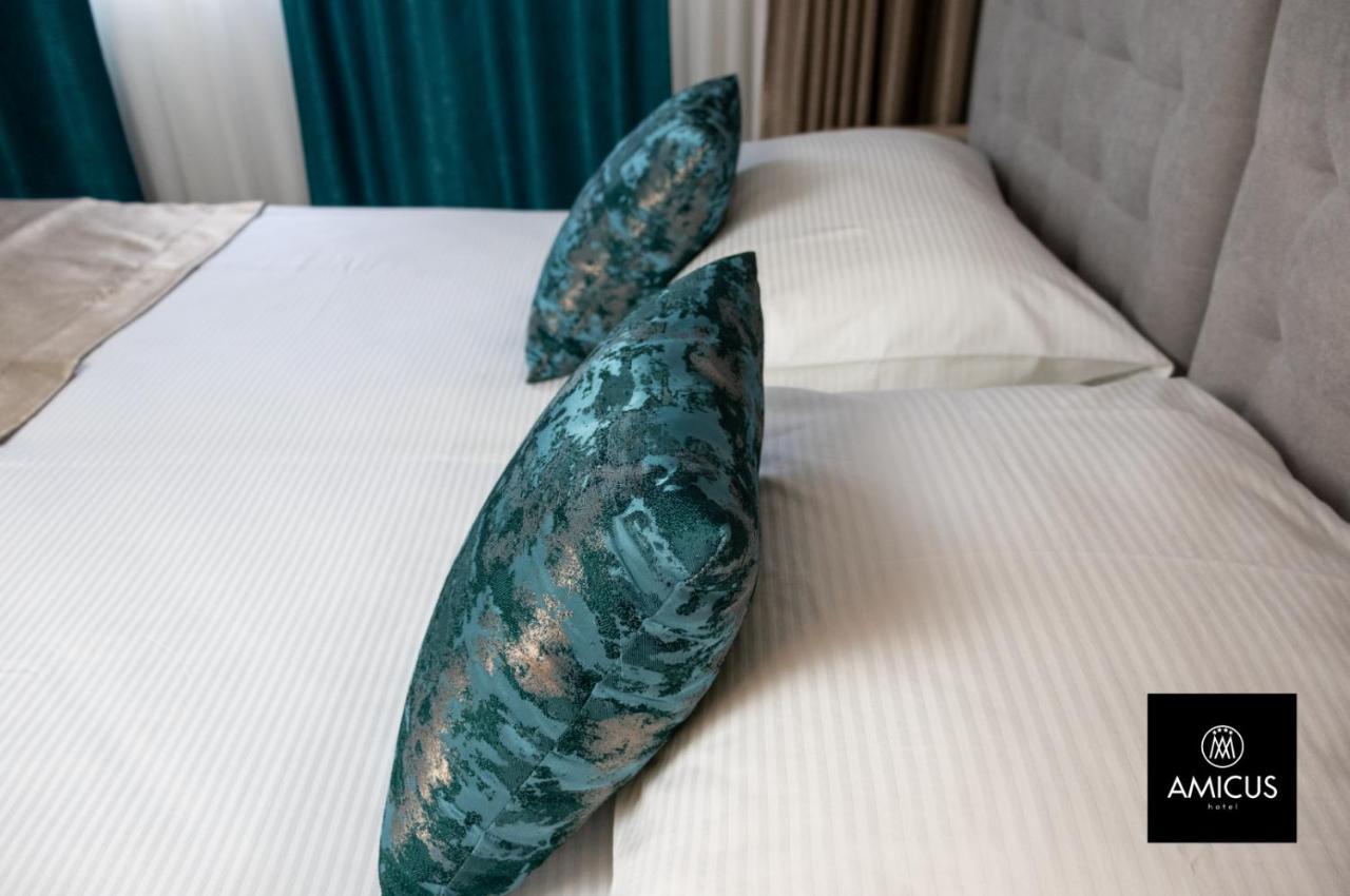 Amicus Hotel 4*