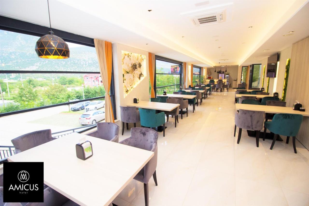 Amicus Hotel